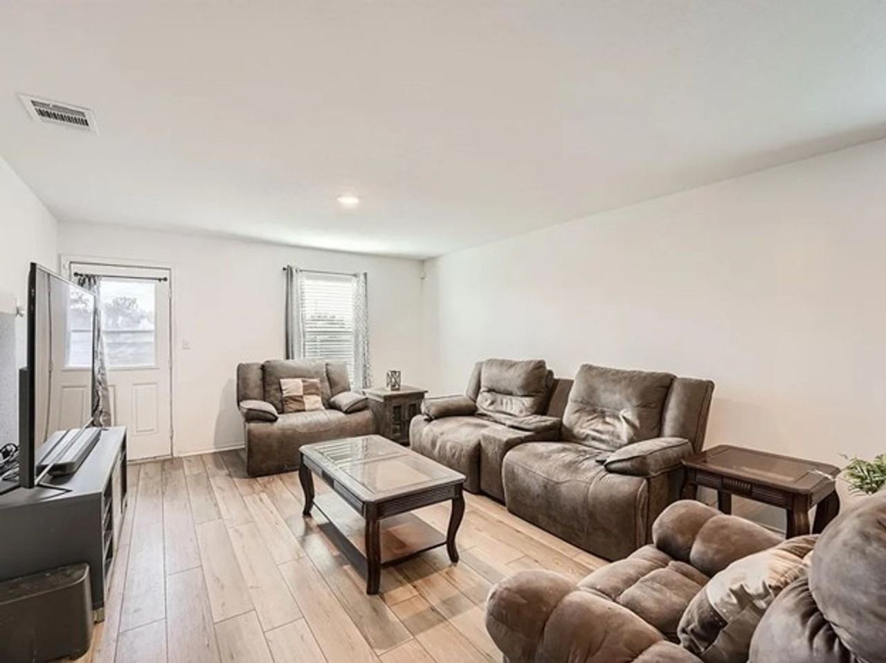 13517 Knights Branch Dr - Photo 3 of 12