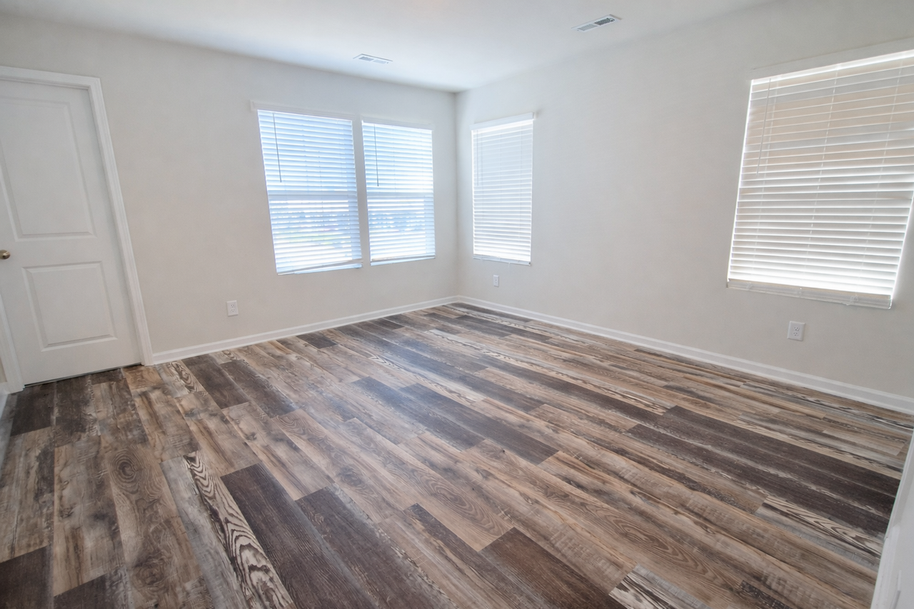 1207 Pine St - Photo 3 of 19