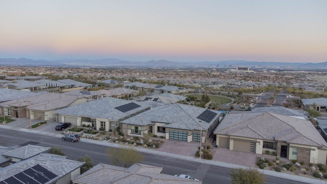 756 Bruce Moorland St - Photo 4 of 50