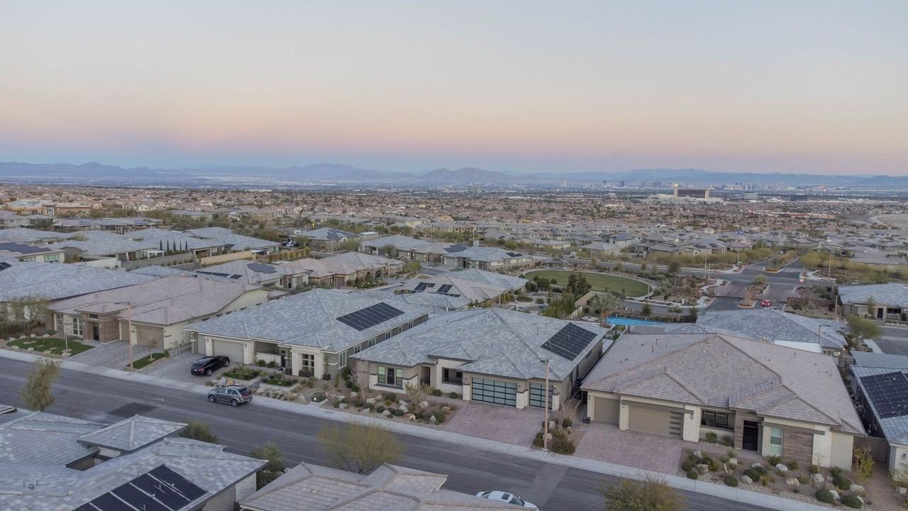 756 Bruce Moorland St - Photo 5 of 50