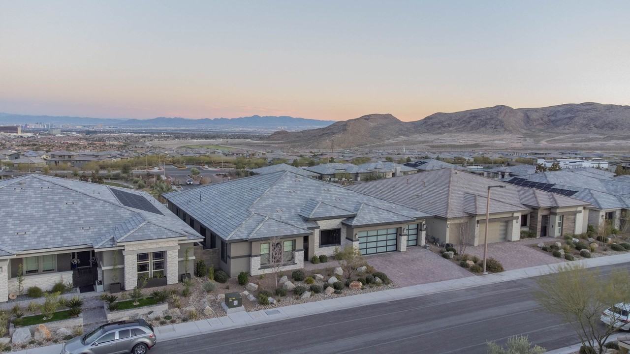 756 Bruce Moorland St - Photo 7 of 50