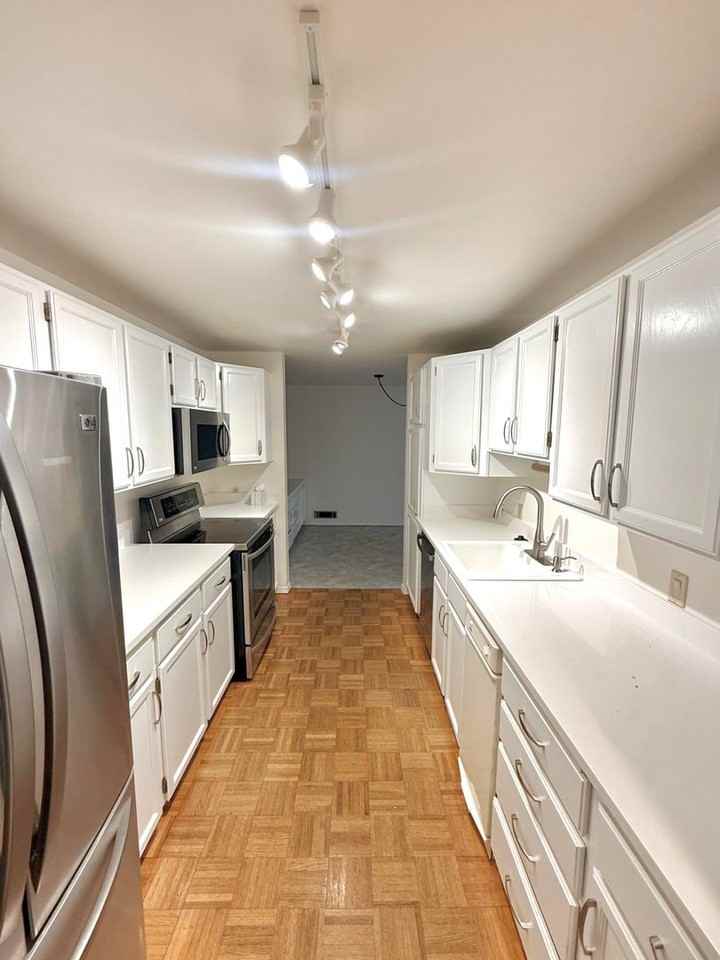 150 Ne 95th St #202 - Photo 6 of 33