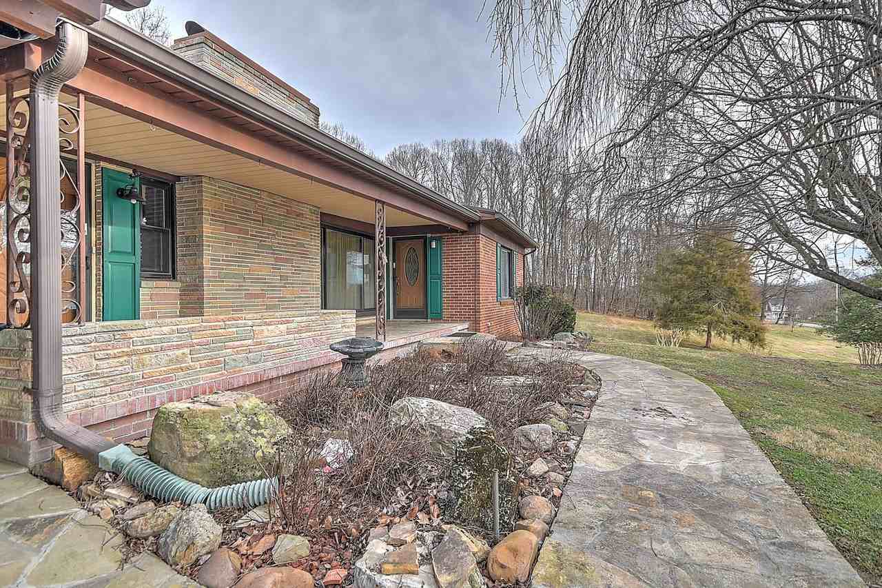 563 Hales Chapel Rd - Photo 4 of 46