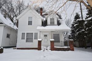 featured image of 913 E Washington St