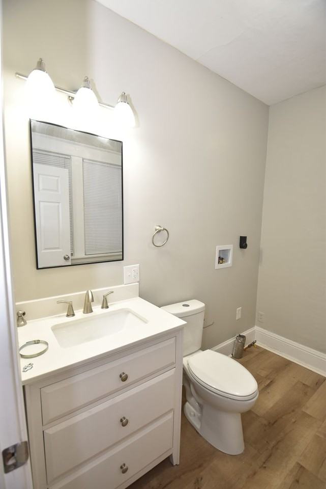 913 E Washington St - Photo 4 of 7