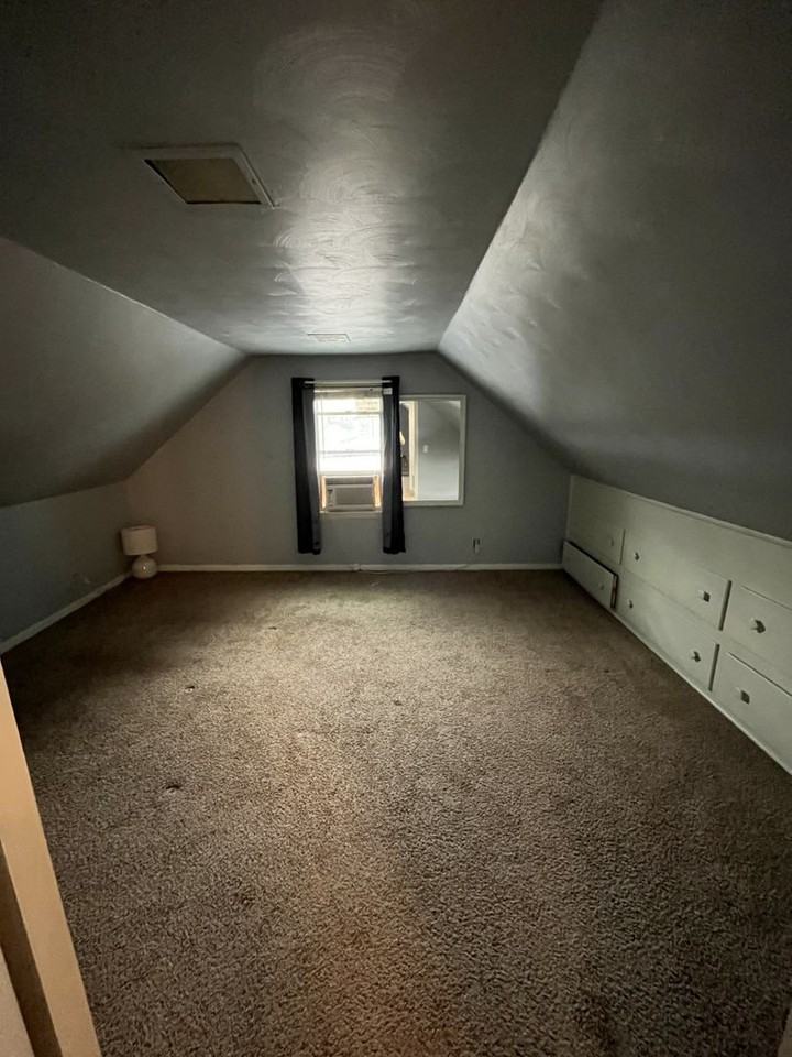 813 1/2 E Molloy Rd - Photo 6 of 9