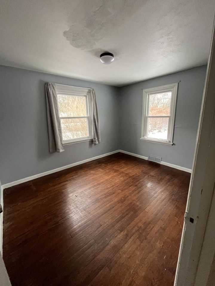 813 1/2 E Molloy Rd - Photo 7 of 9