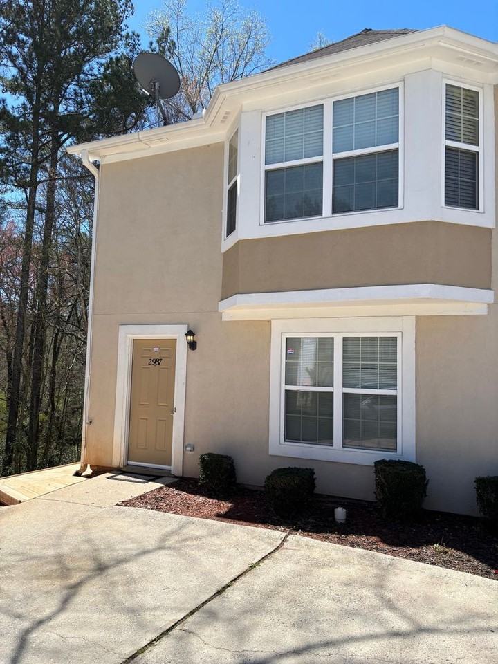 2987 Fields Dr - Photo 2 of 12