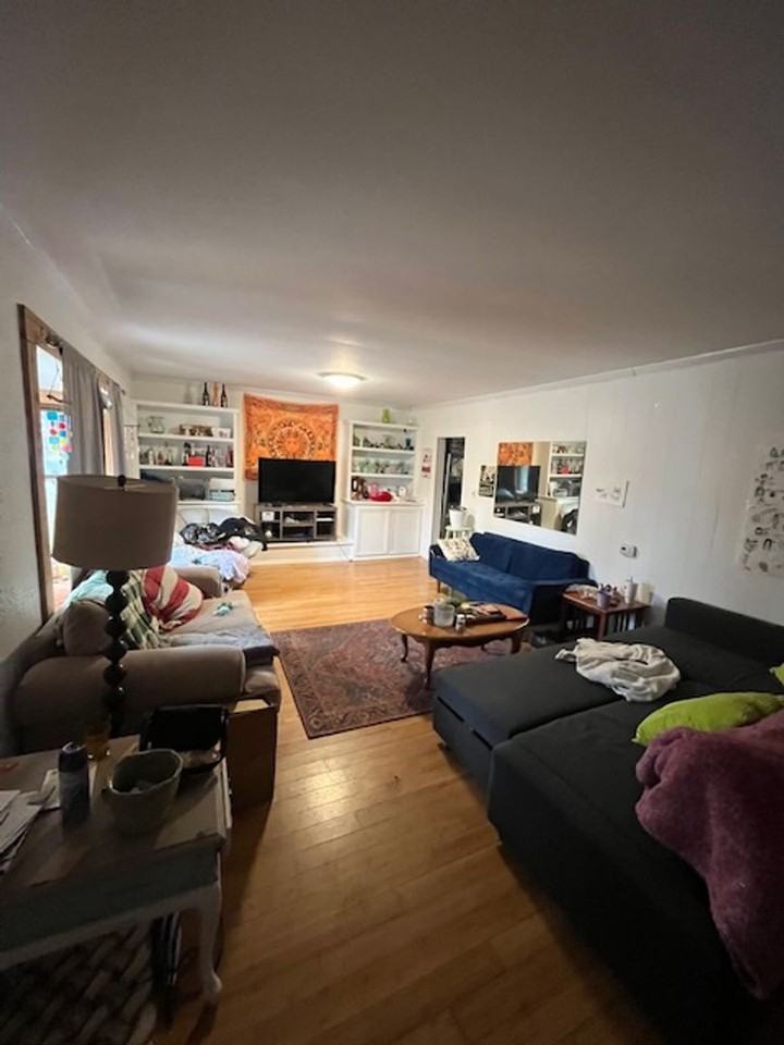 202 E Dodds St - Photo 3 of 20