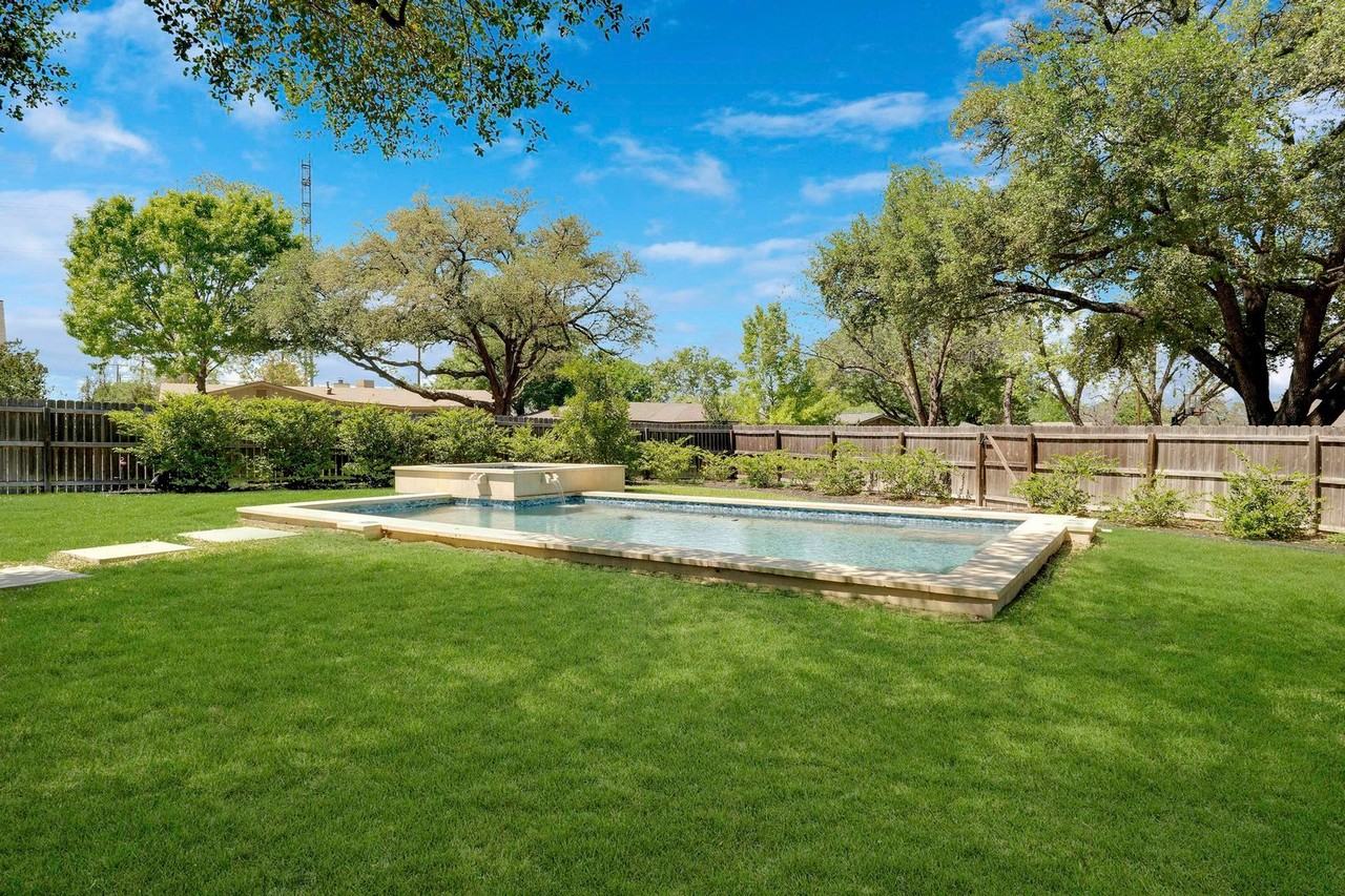 1815 Edgehill Dr - Photo 7 of 38