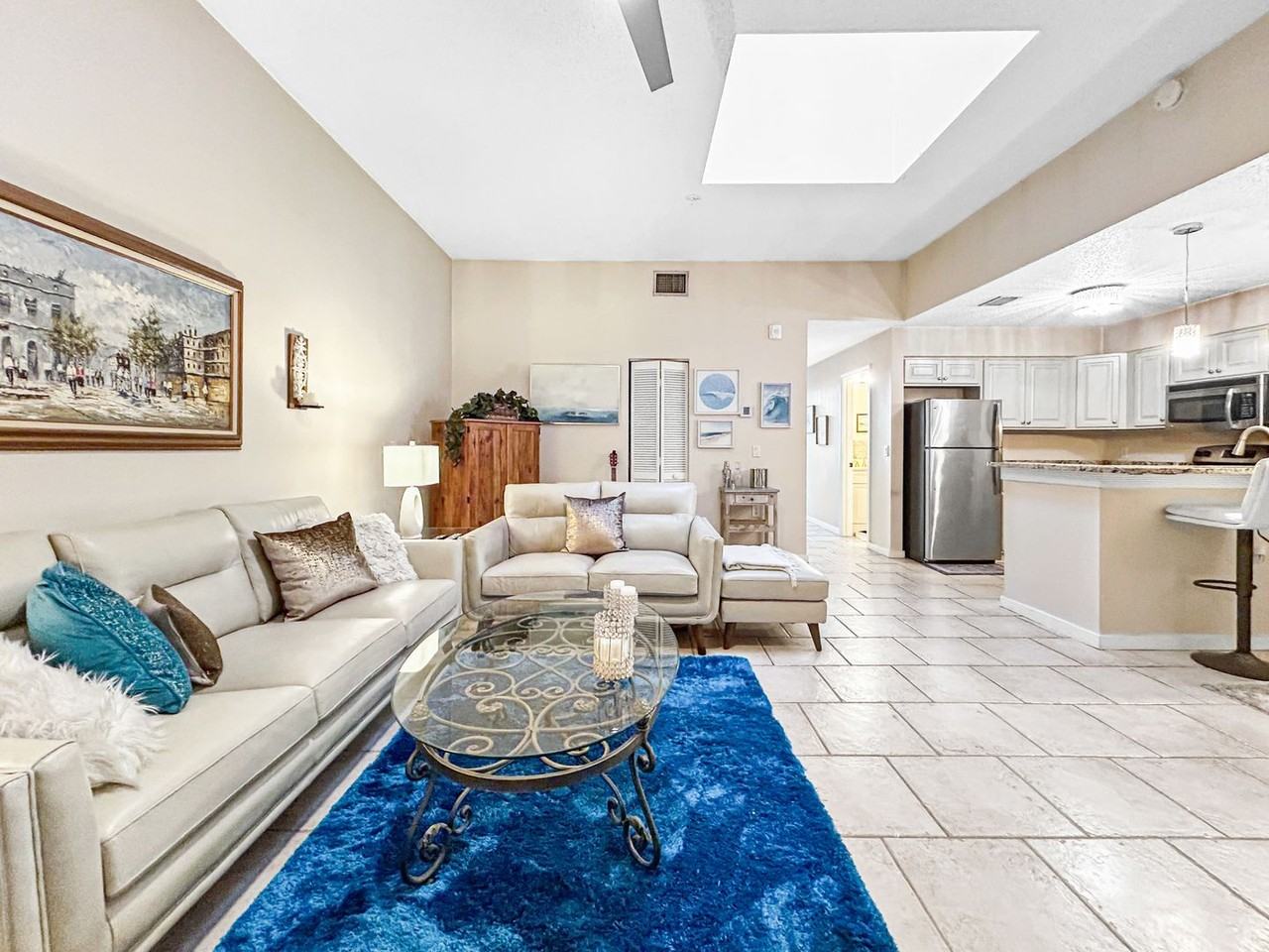 701 Mirror Lake Dr N #117 - Photo 3 of 22