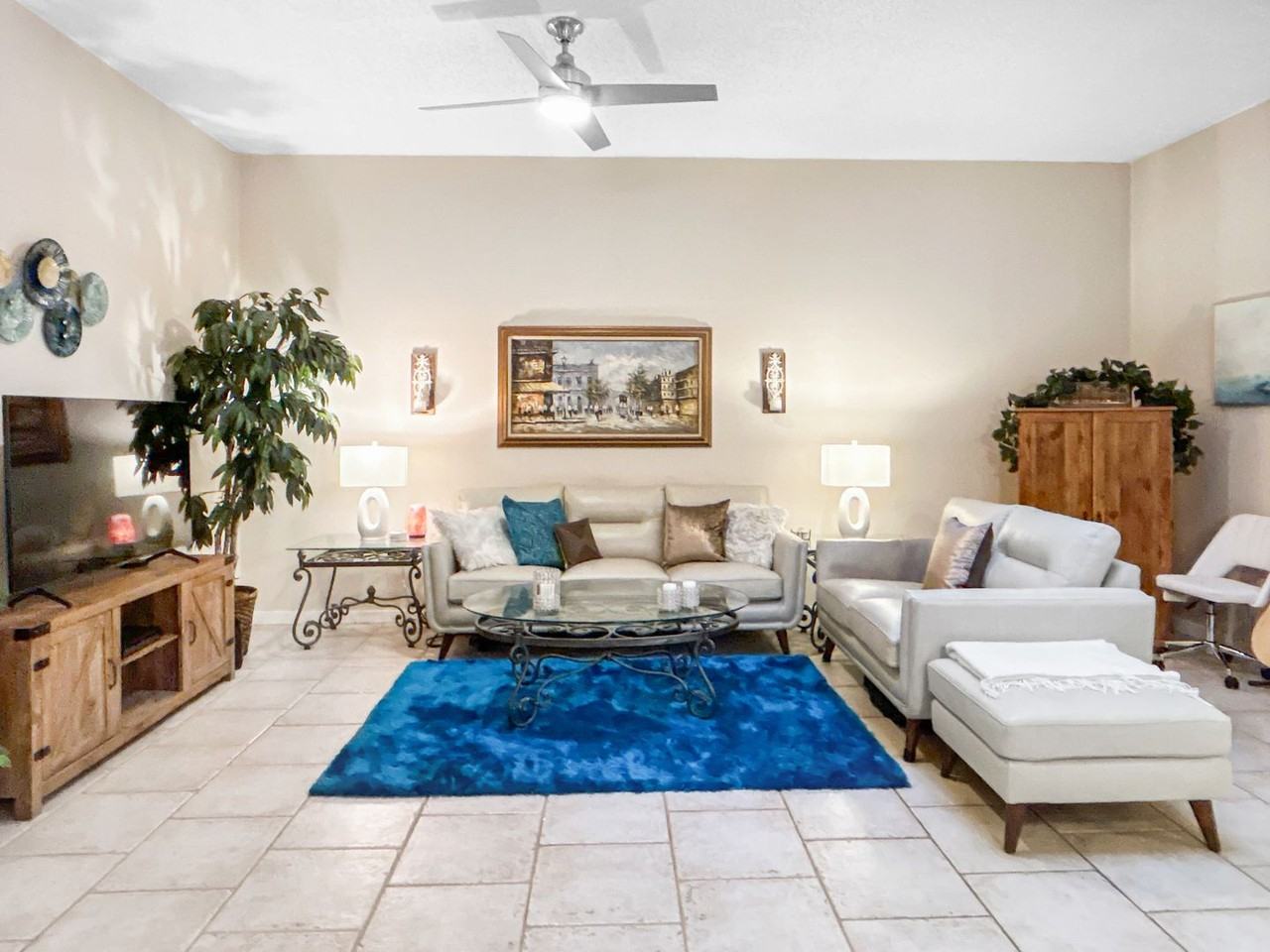 701 Mirror Lake Dr N #117 - Photo 5 of 22