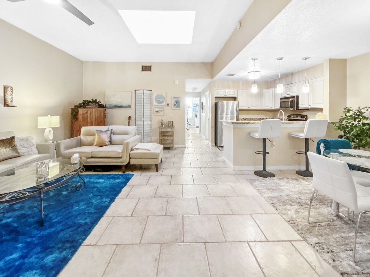 701 Mirror Lake Dr N #117 - Photo 6 of 22