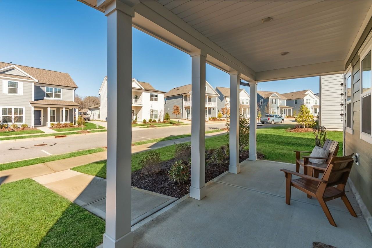 5008 Megara Run - Photo 3 of 27