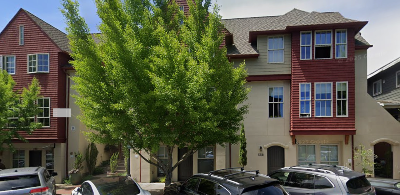 576 2nd St - Photo 2 of 20