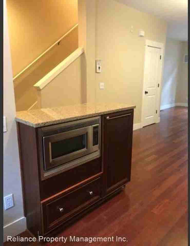 576 2nd St - Photo 6 of 20