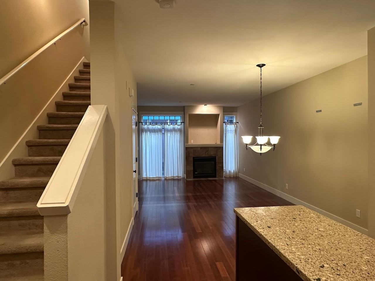 576 2nd St - Photo 7 of 20