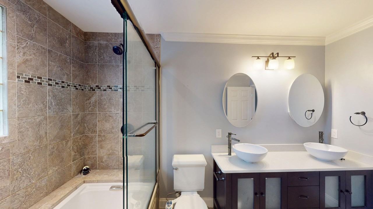 2140 Shenandoah Ave - Photo 4 of 10