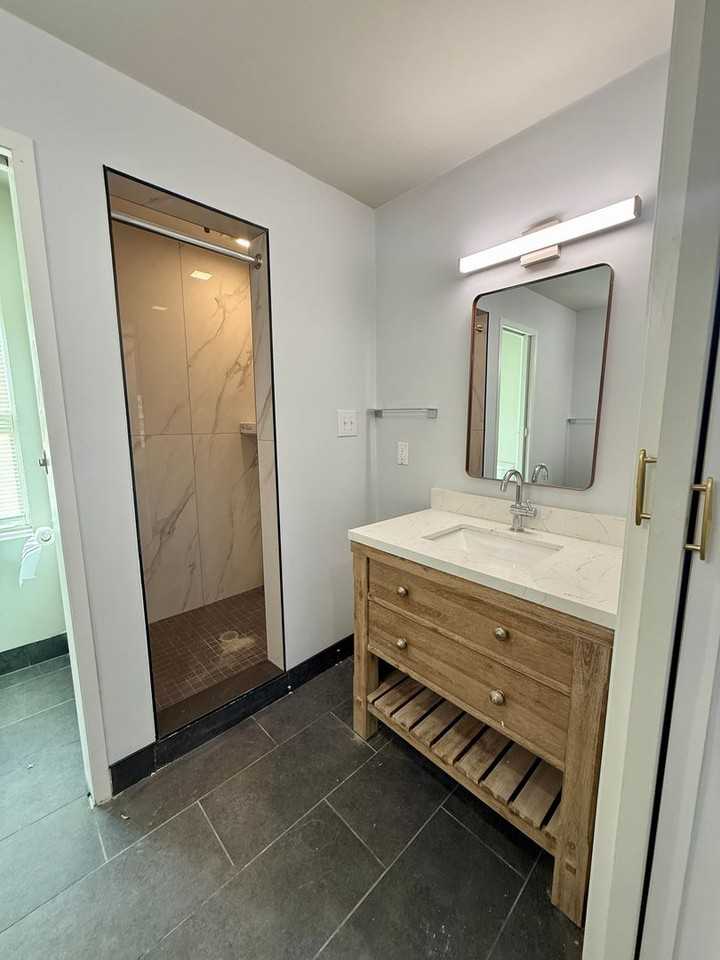 2226 Summer St - Photo 2 of 13