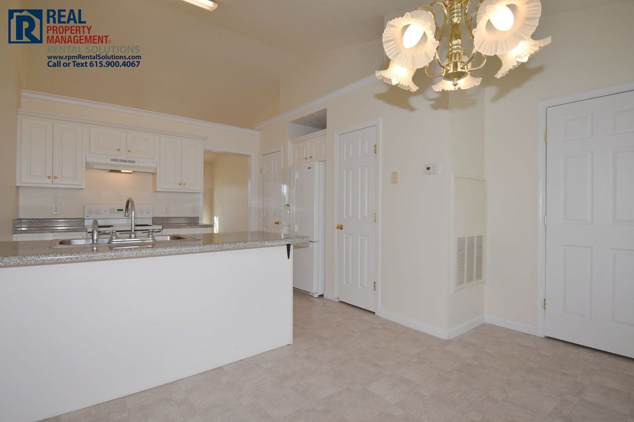 610 Seaford Ct - Photo 5 of 18