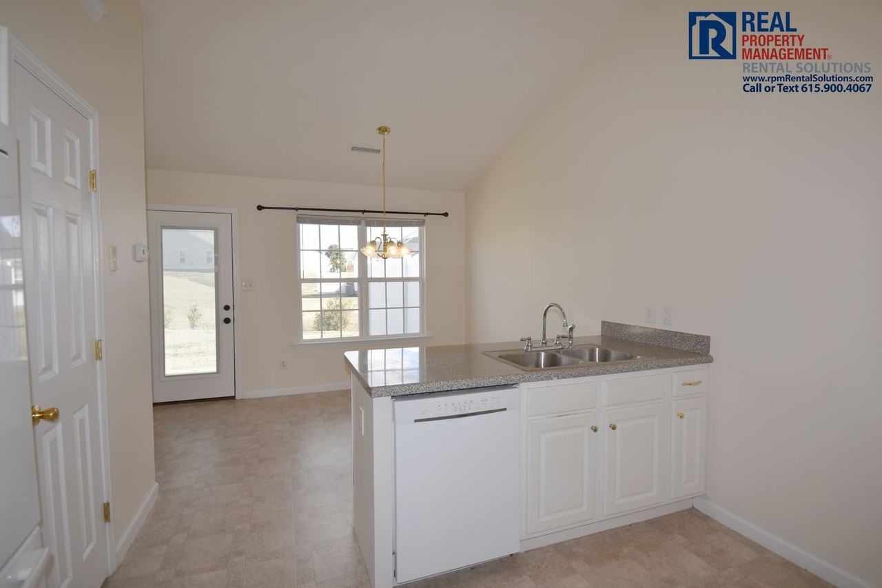 610 Seaford Ct - Photo 7 of 18