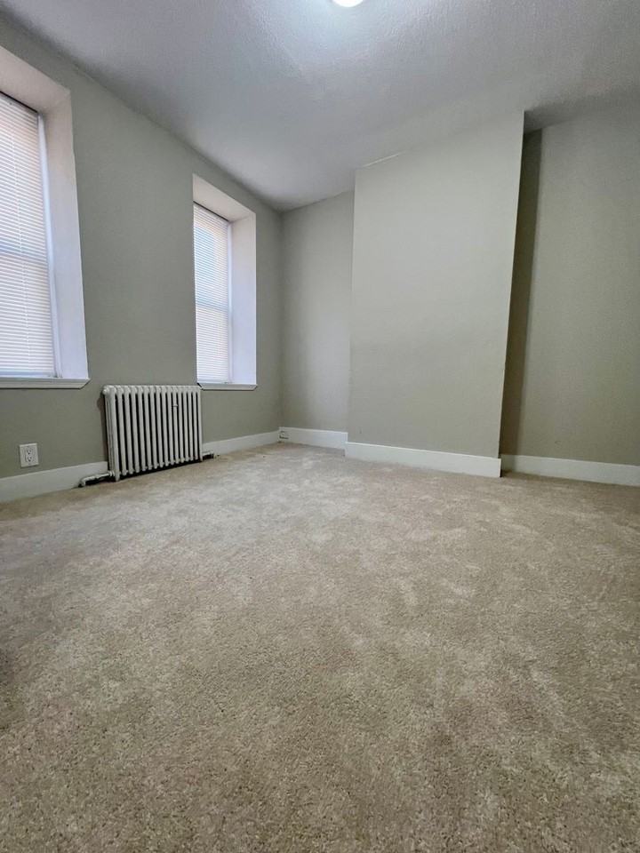 613 Walnut St - Photo 3 of 23