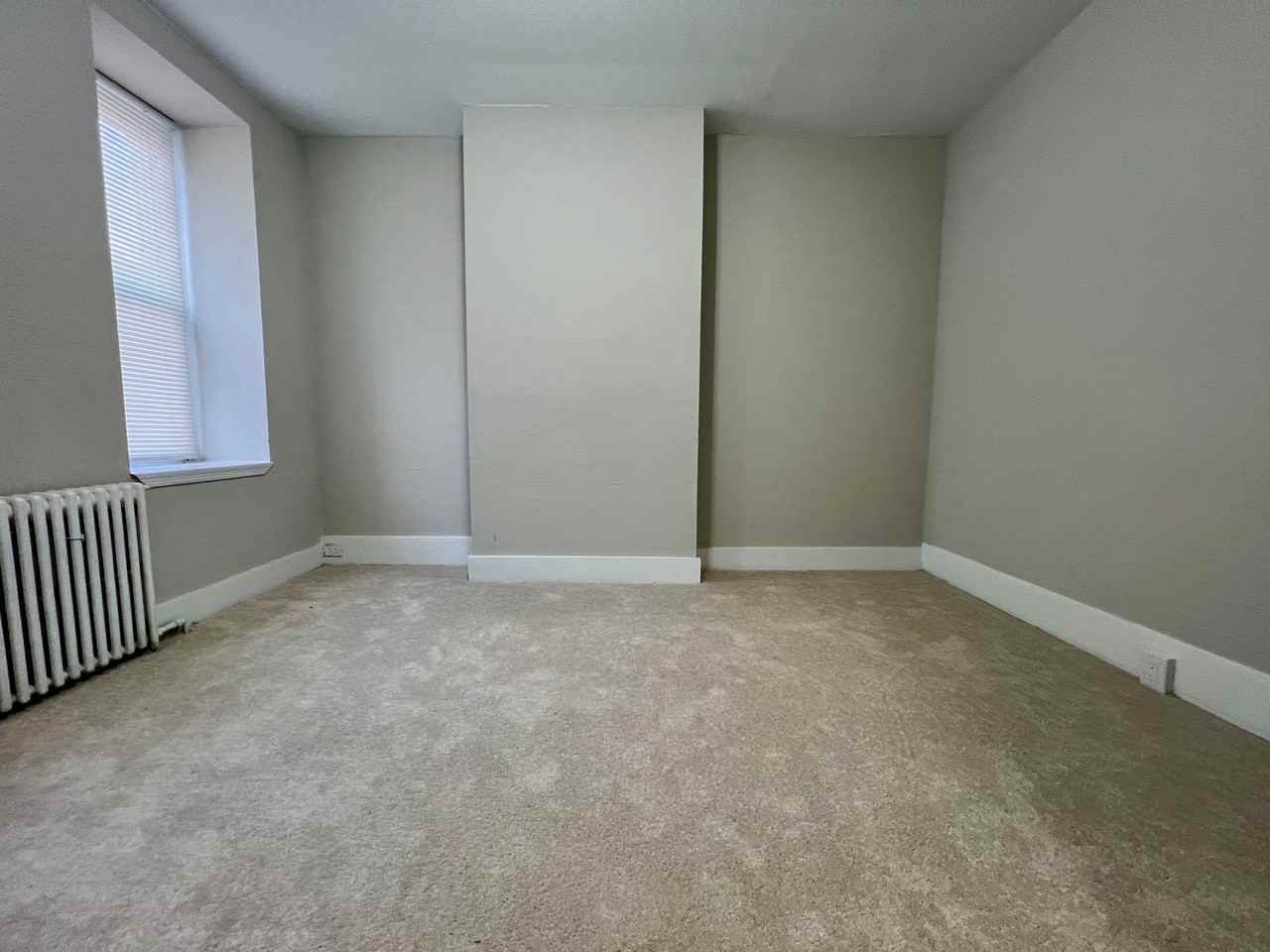 613 Walnut St - Photo 4 of 23