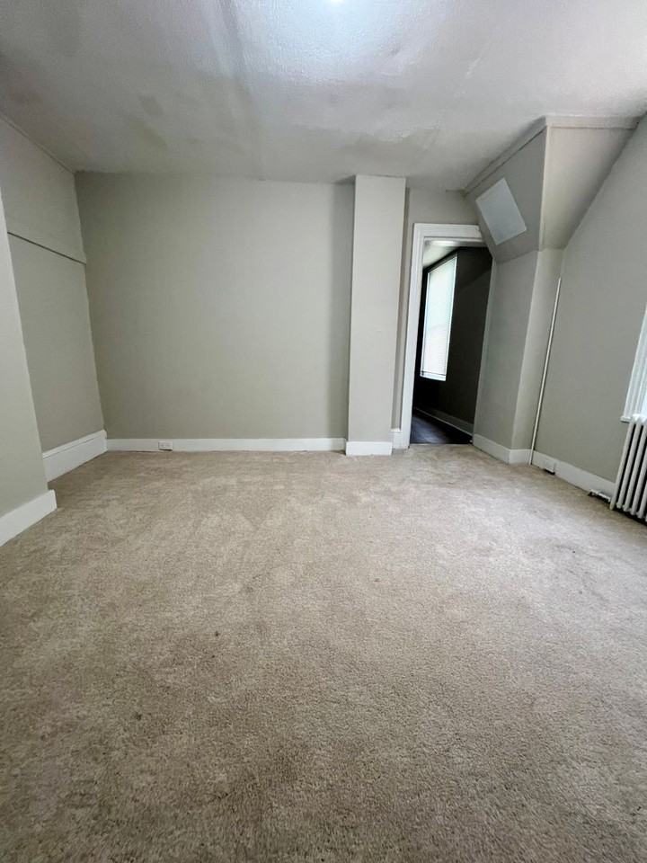 613 Walnut St - Photo 6 of 23