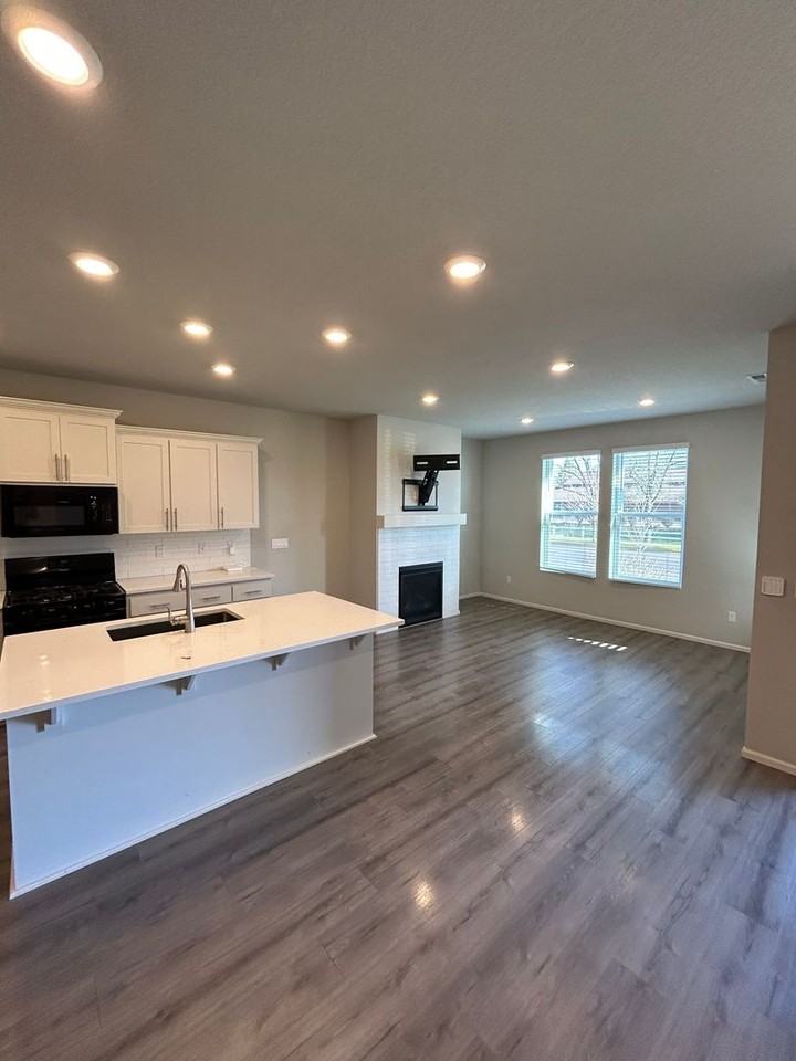 1672 Nw Landon St - Photo 2 of 12