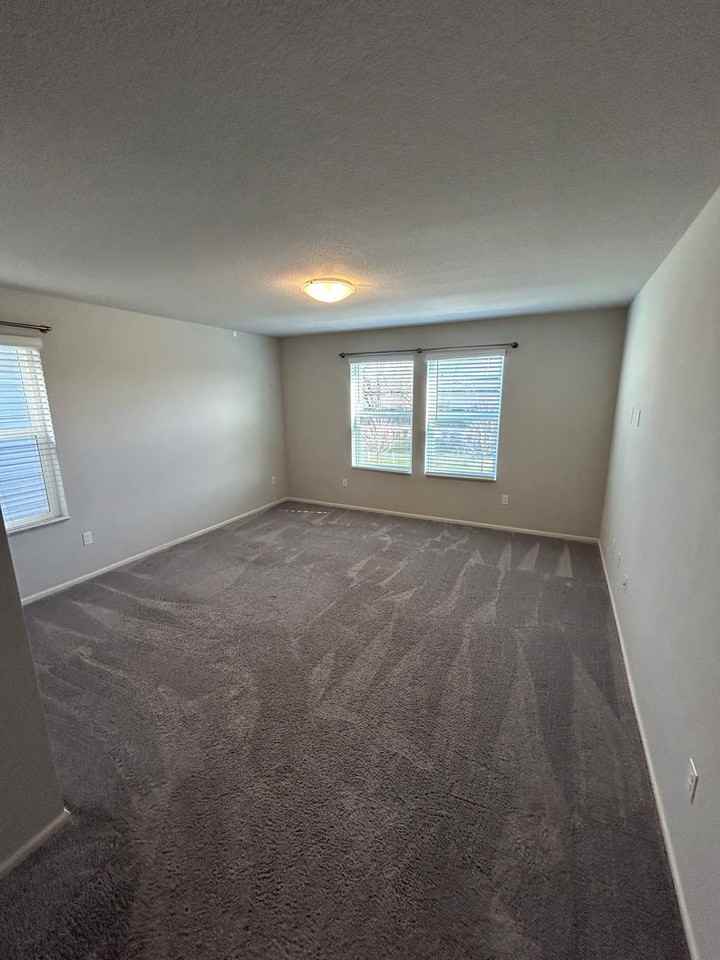 1672 Nw Landon St - Photo 6 of 12