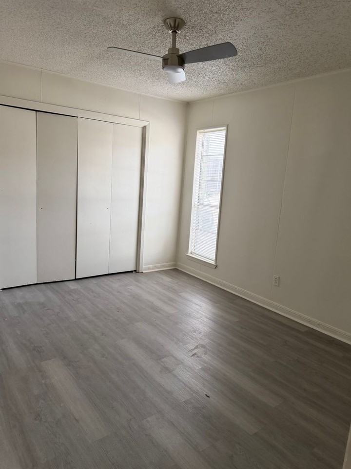 2021 Austin Ave - Photo 2 of 7