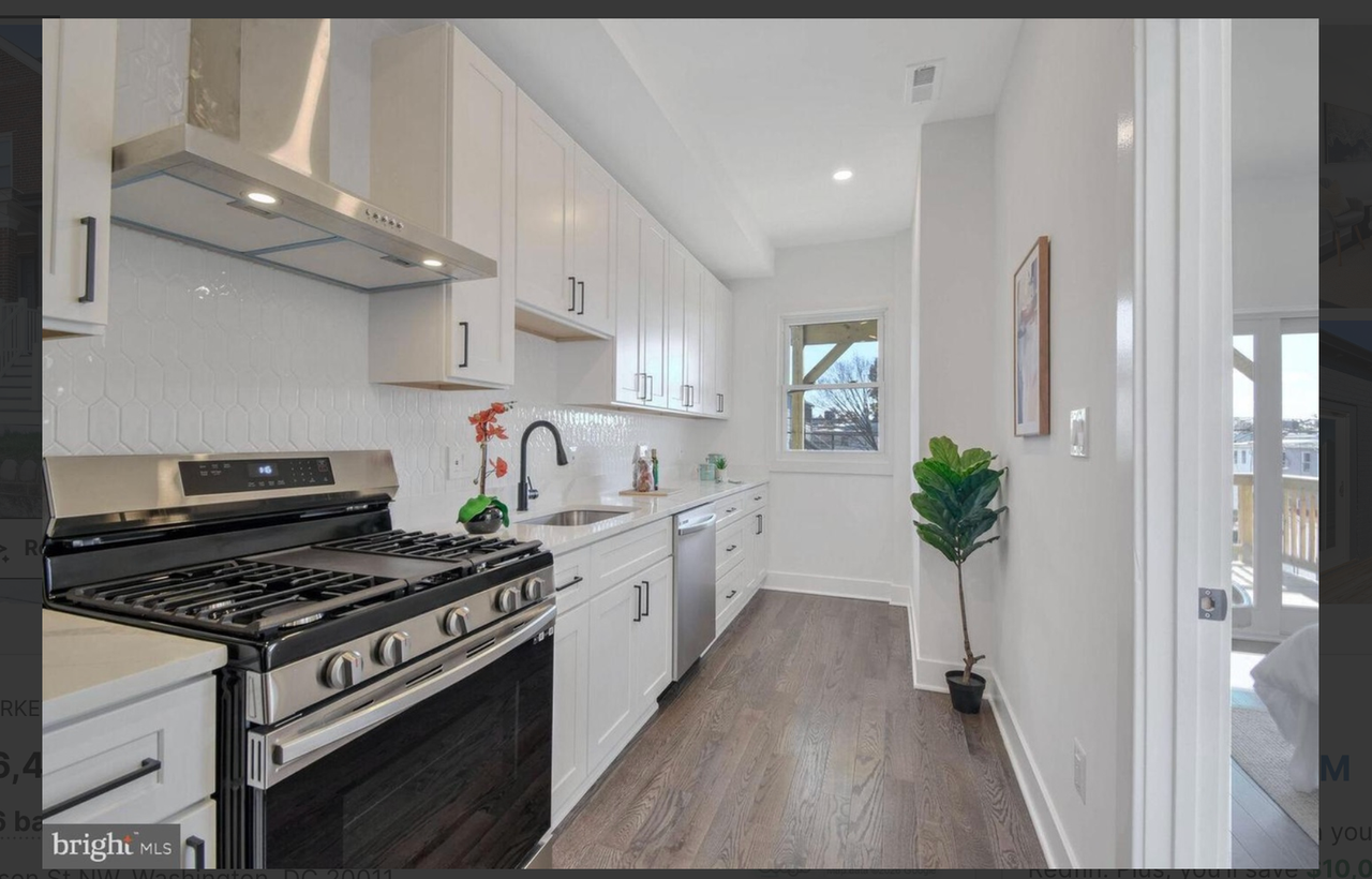 134 Madison St Nw - Photo 3 of 23