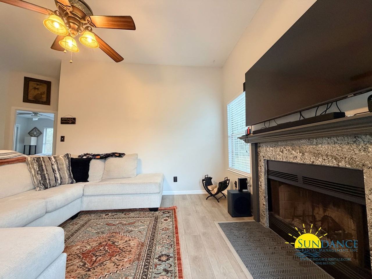 3042 Yorktown Cir - Photo 3 of 15