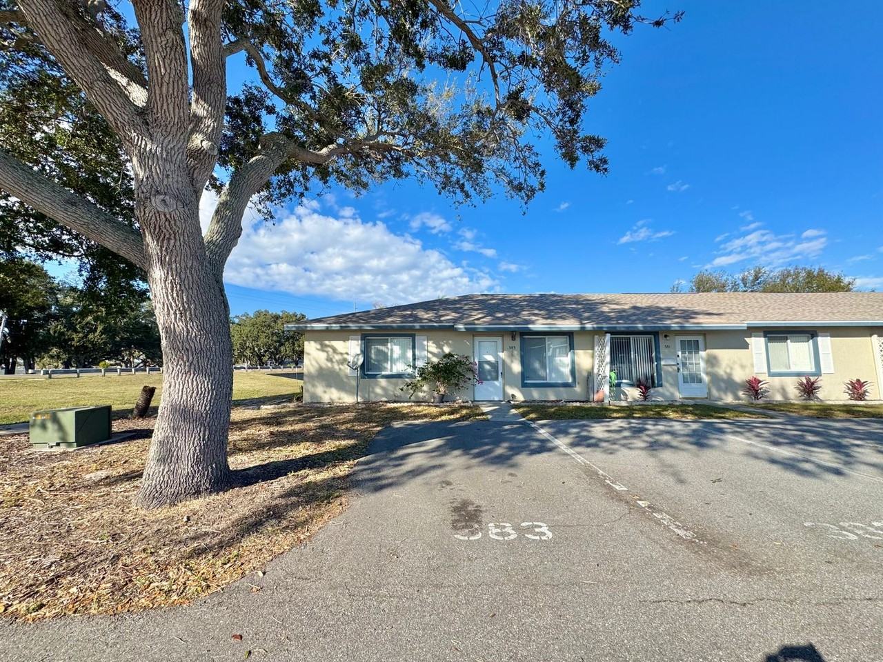 383 Winter Ridge Blvd - Photo 2 of 36