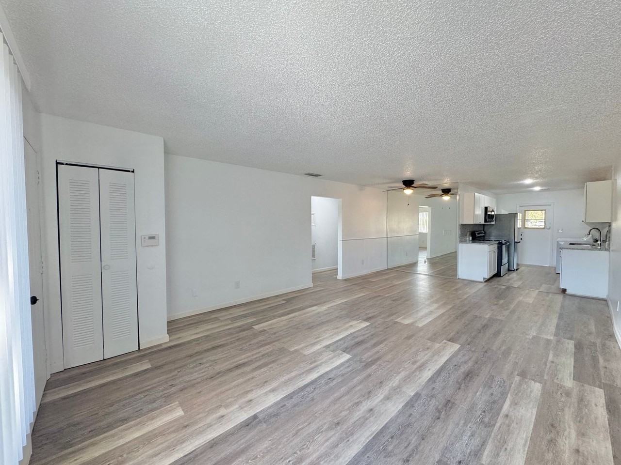 383 Winter Ridge Blvd - Photo 3 of 36