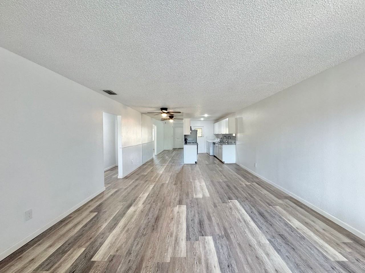 383 Winter Ridge Blvd - Photo 4 of 36