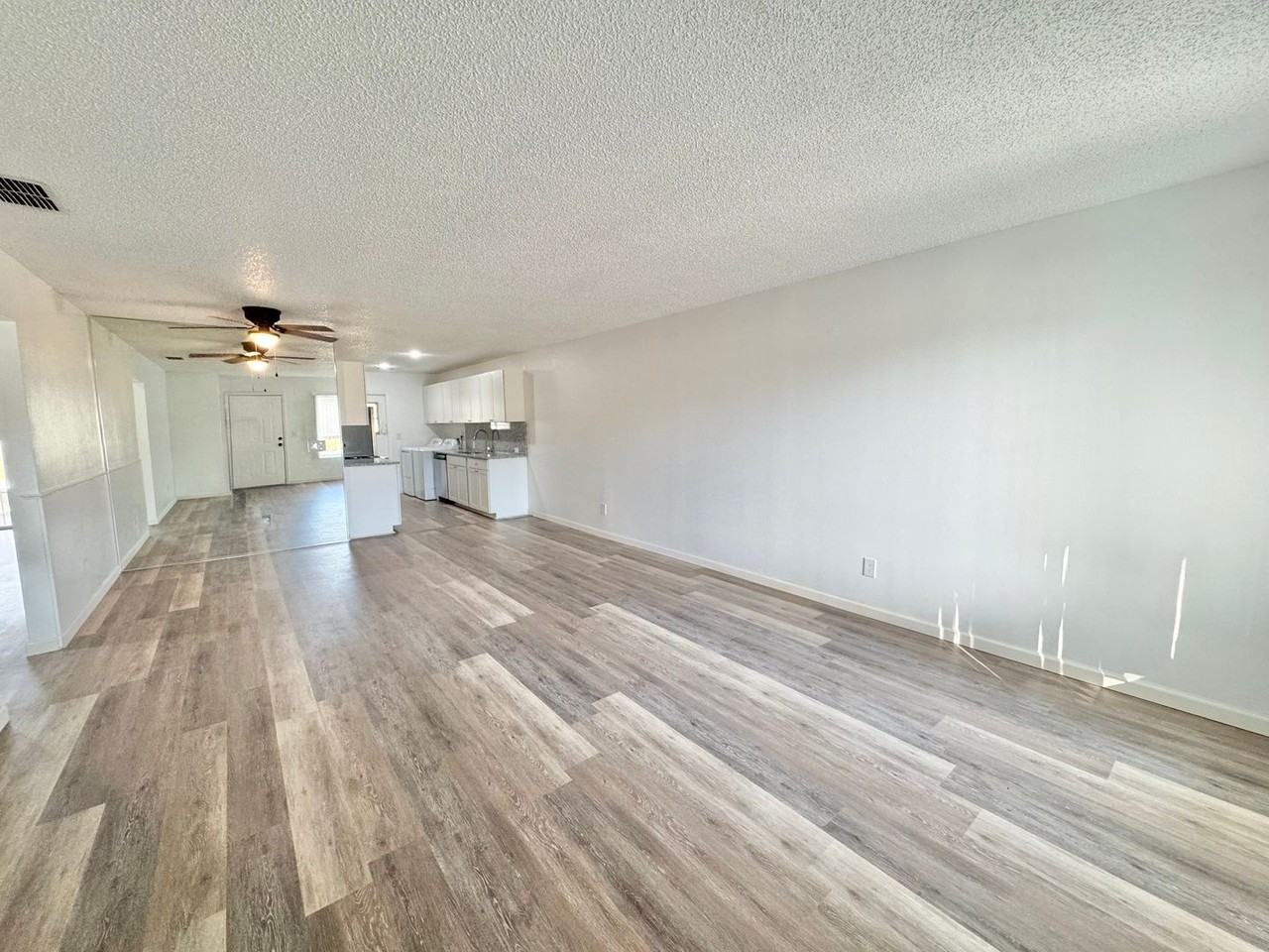 383 Winter Ridge Blvd - Photo 5 of 36