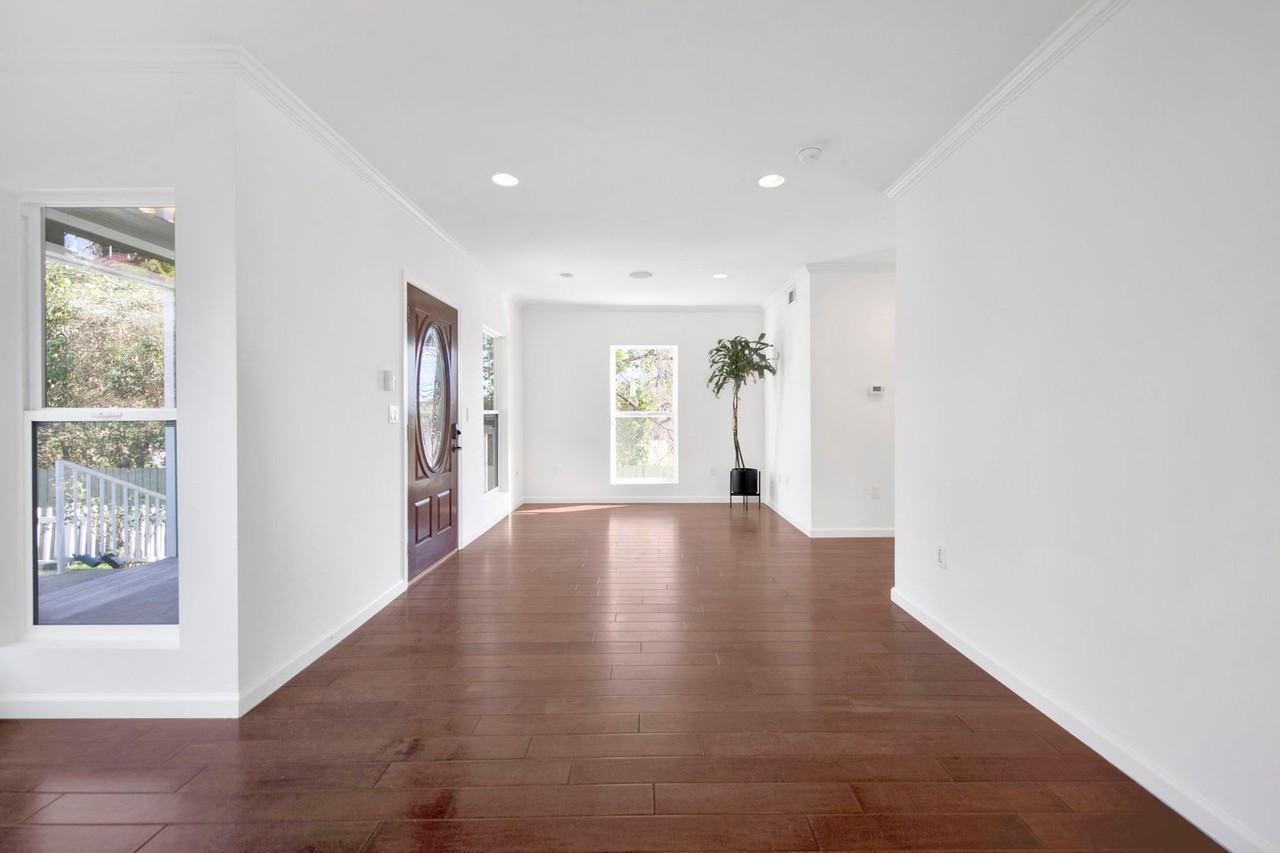 2124 Reservoir St - Photo 2 of 27