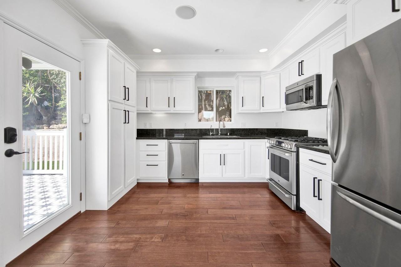 2124 Reservoir St - Photo 7 of 27