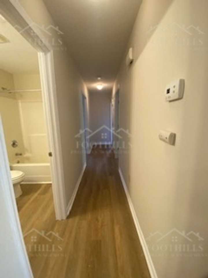 107 Cedar Rdg - Photo 7 of 17