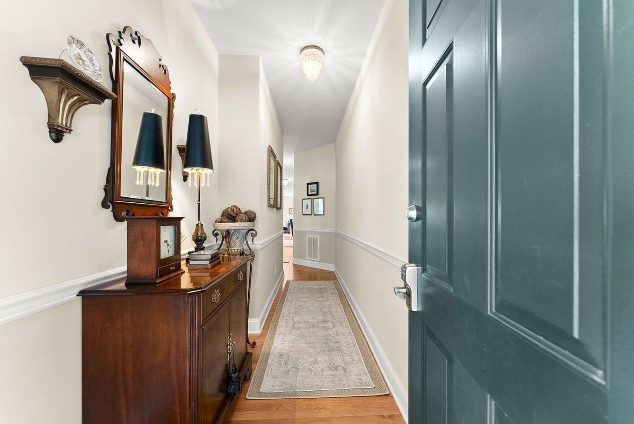 2507 Terrace Vw Nw - Photo 2 of 31