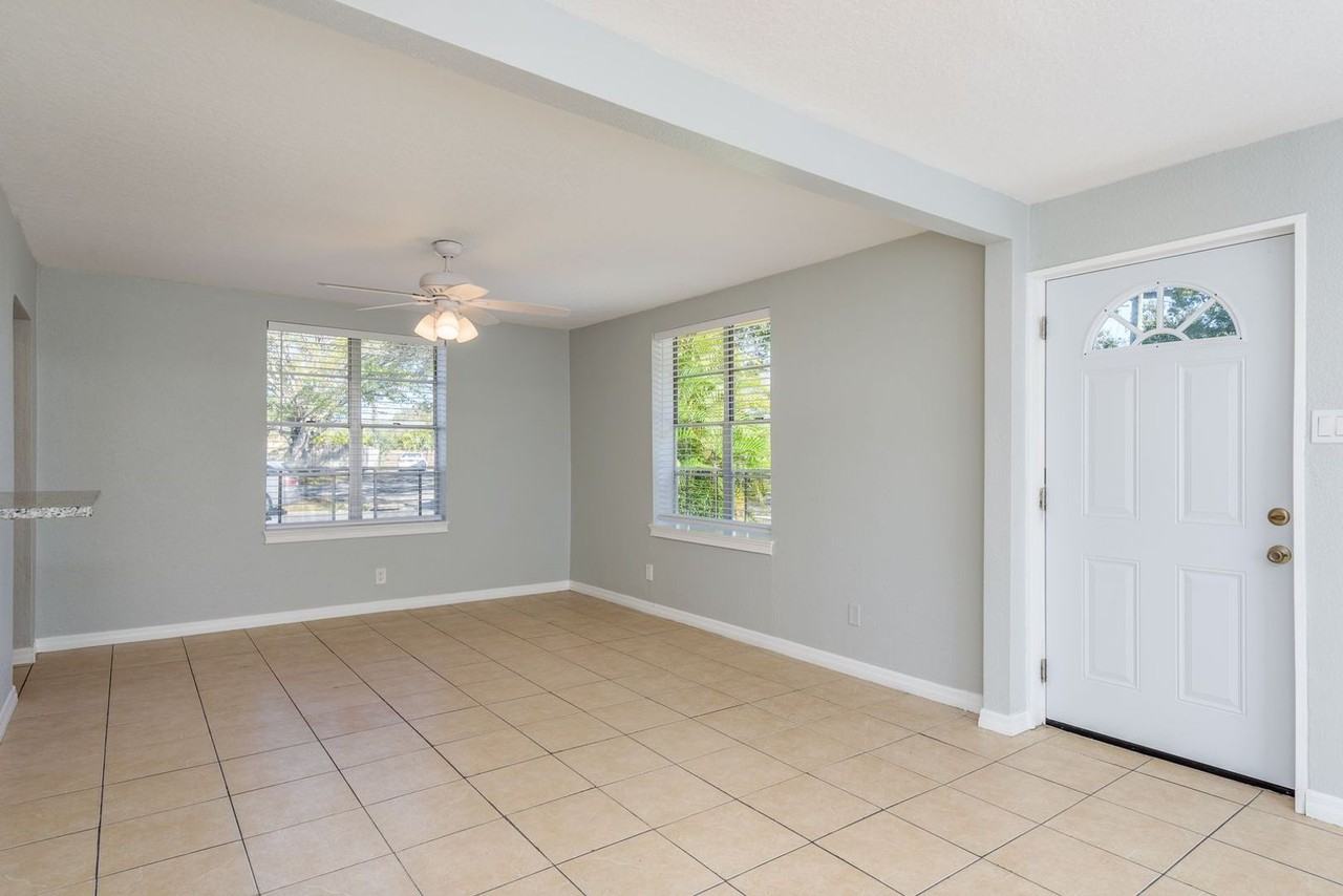 13698 120th St - Photo 4 of 30