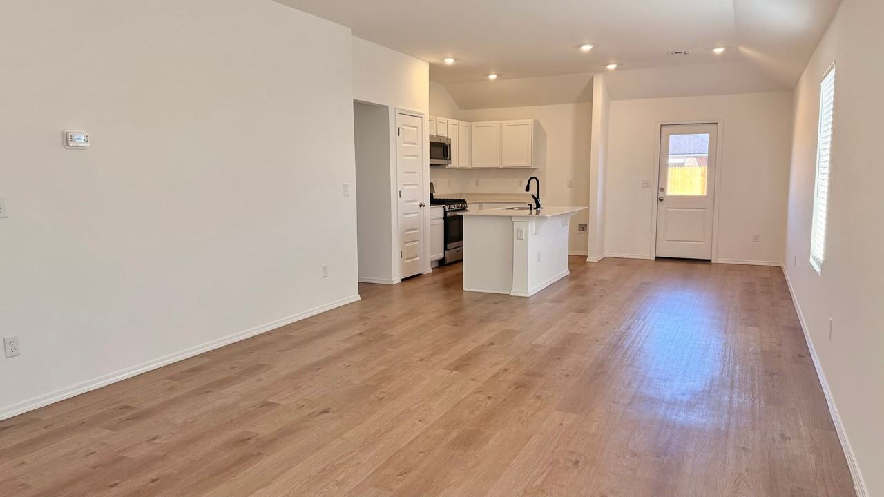 9313 Nw 128th St - Photo 2 of 21