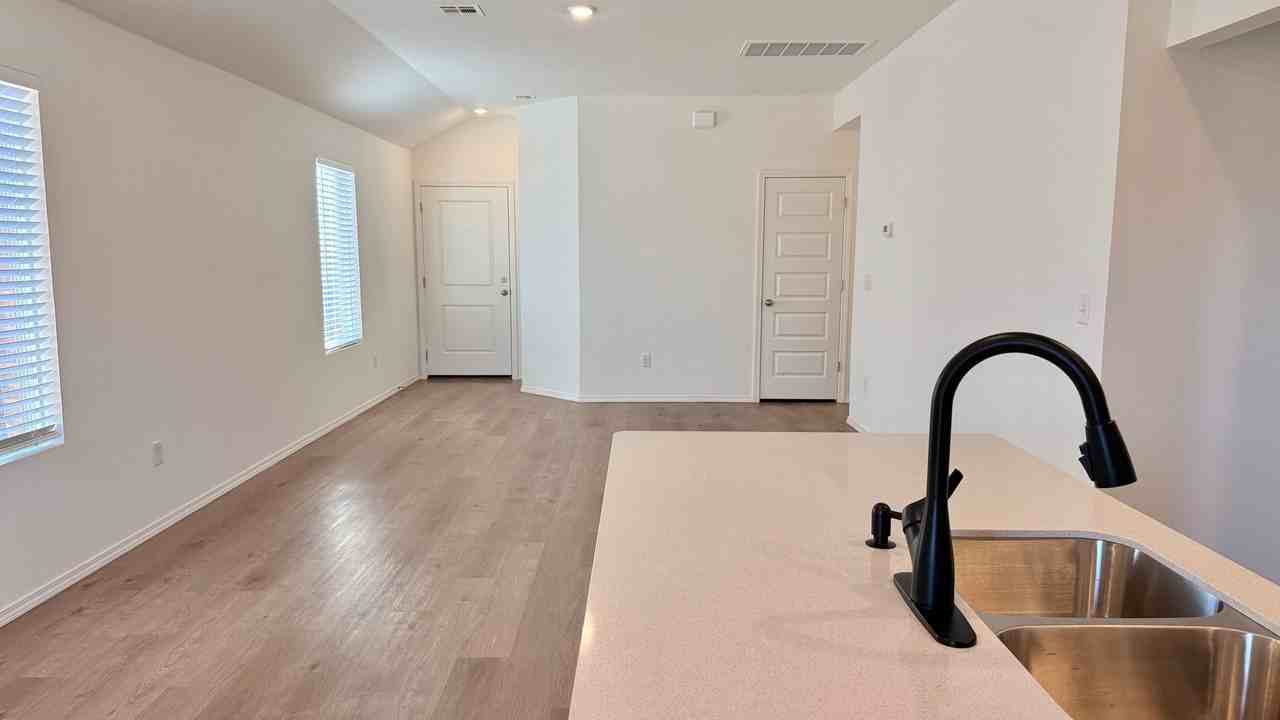 9313 Nw 128th St - Photo 4 of 21