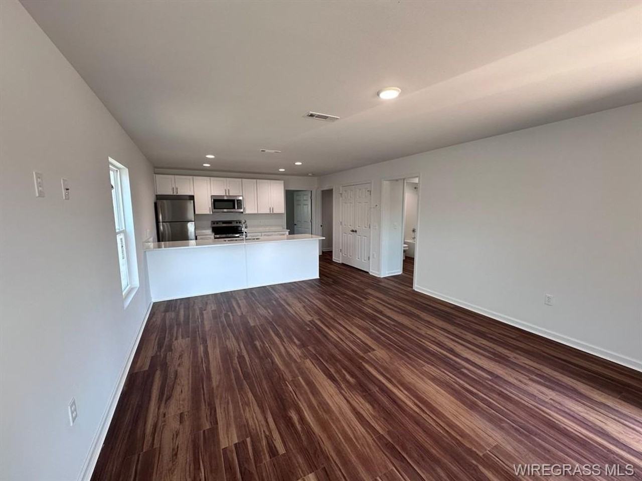 214 Charleston Dr - Photo 5 of 12