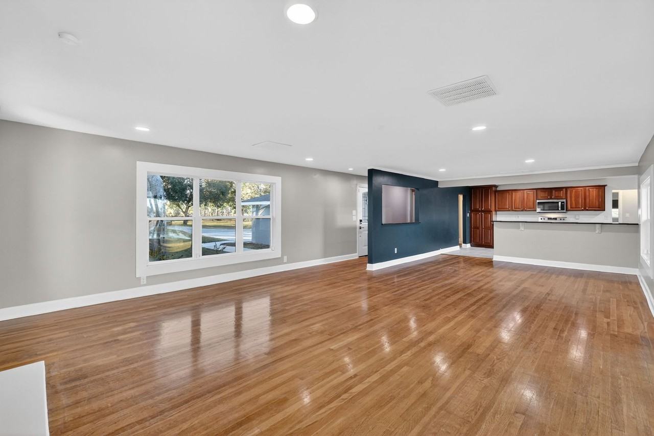 15821 Wilson Parrish Rd - Photo 7 of 40