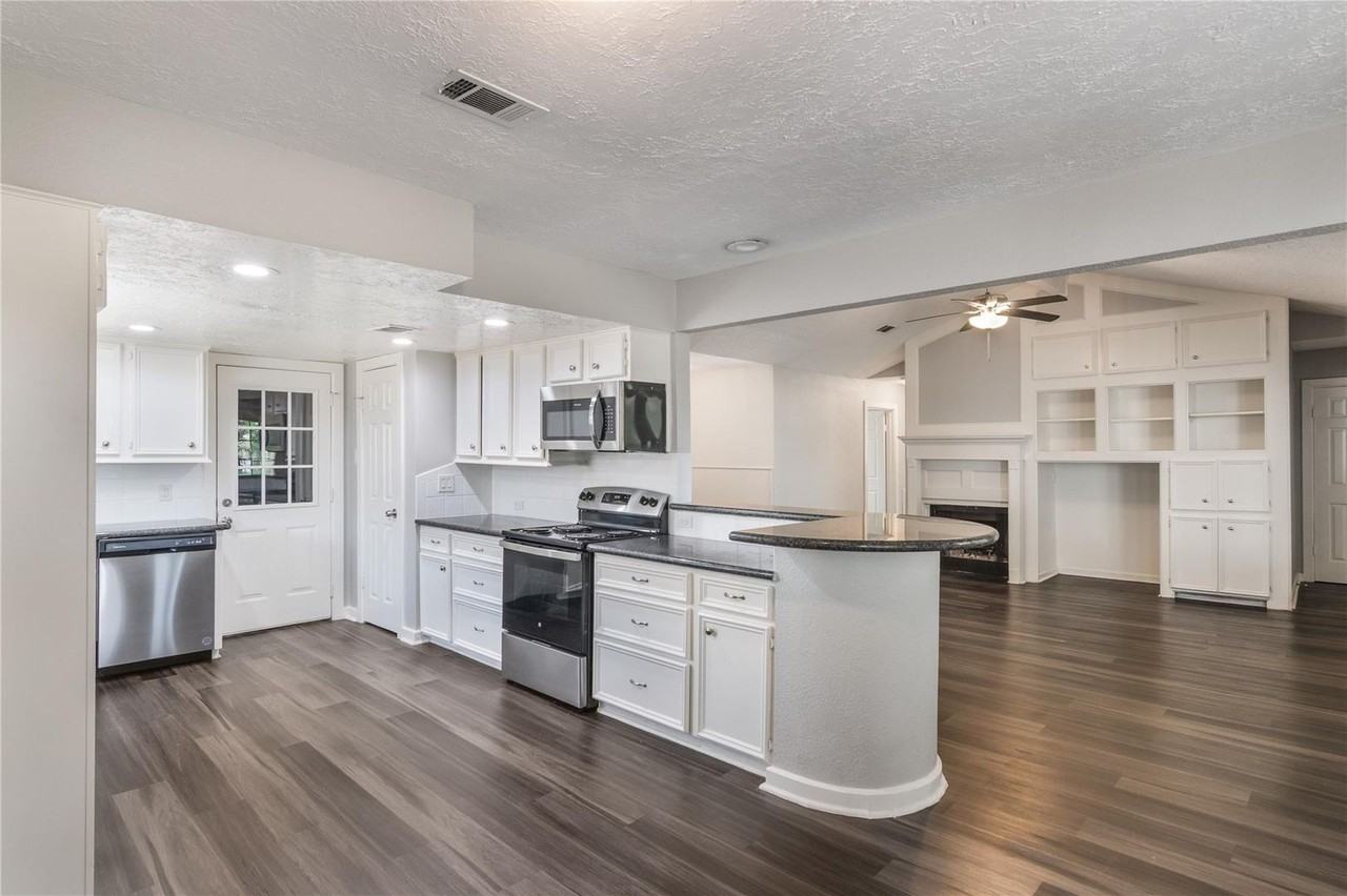 12757 Lake Conroe Hills Dr - Photo 6 of 30