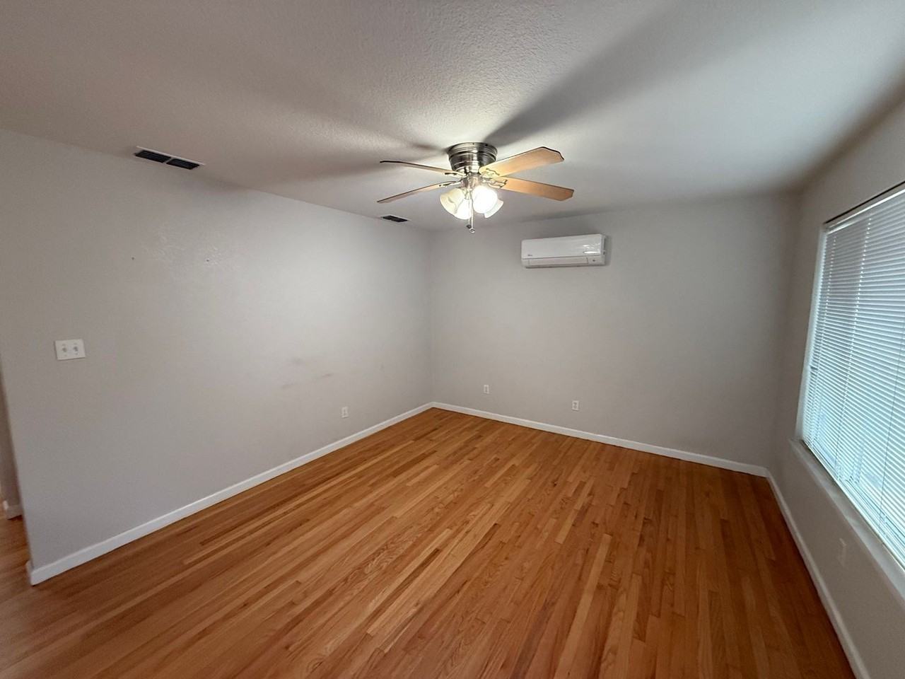 1608 Rockrose Rd - Photo 2 of 13