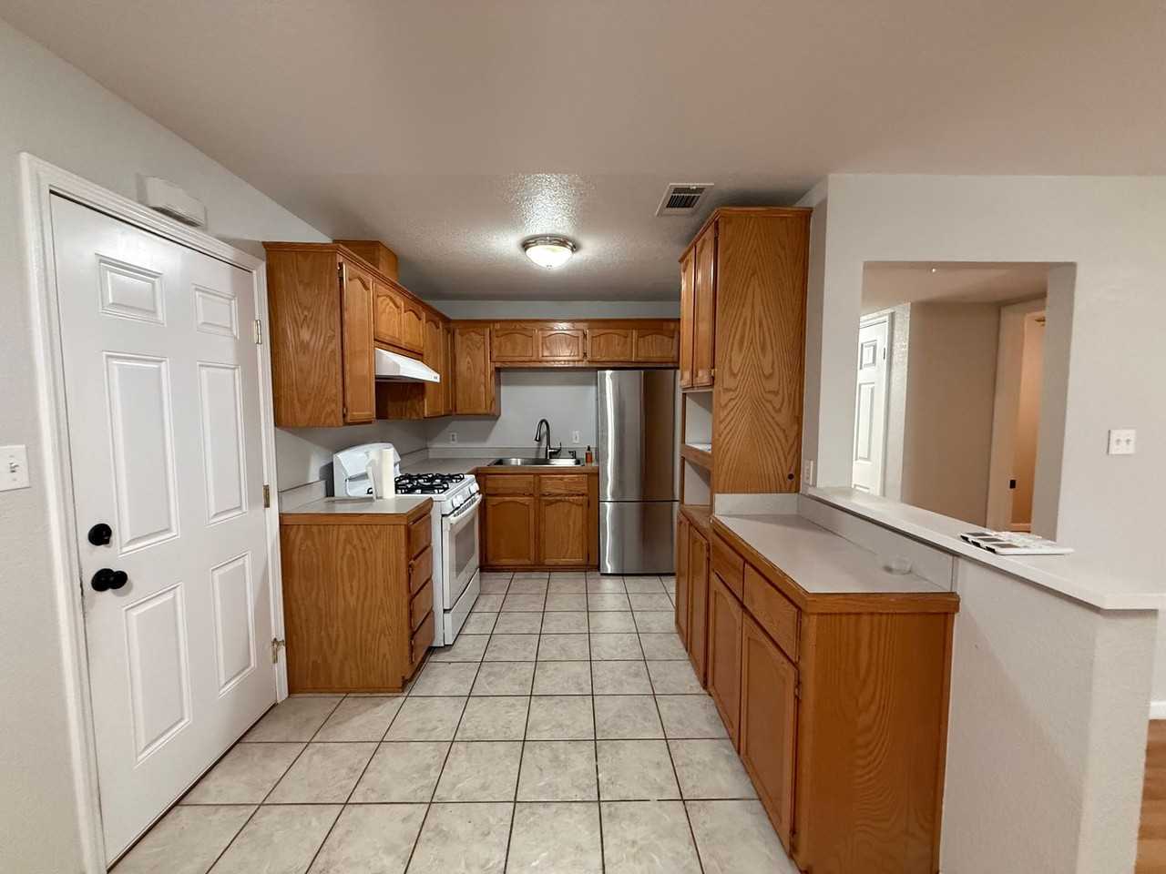 1608 Rockrose Rd - Photo 3 of 13