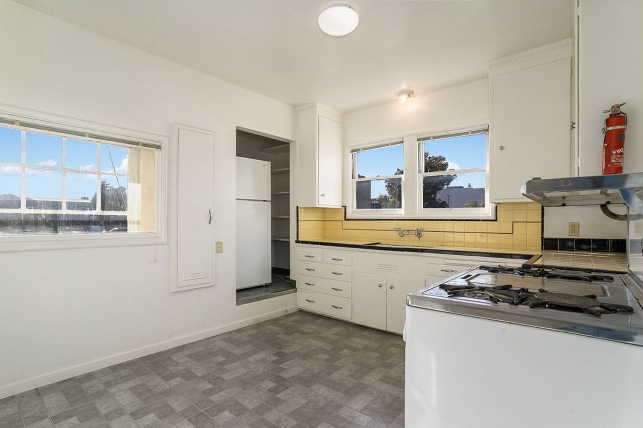 2432 Webb Ave #A - Photo 2 of 9